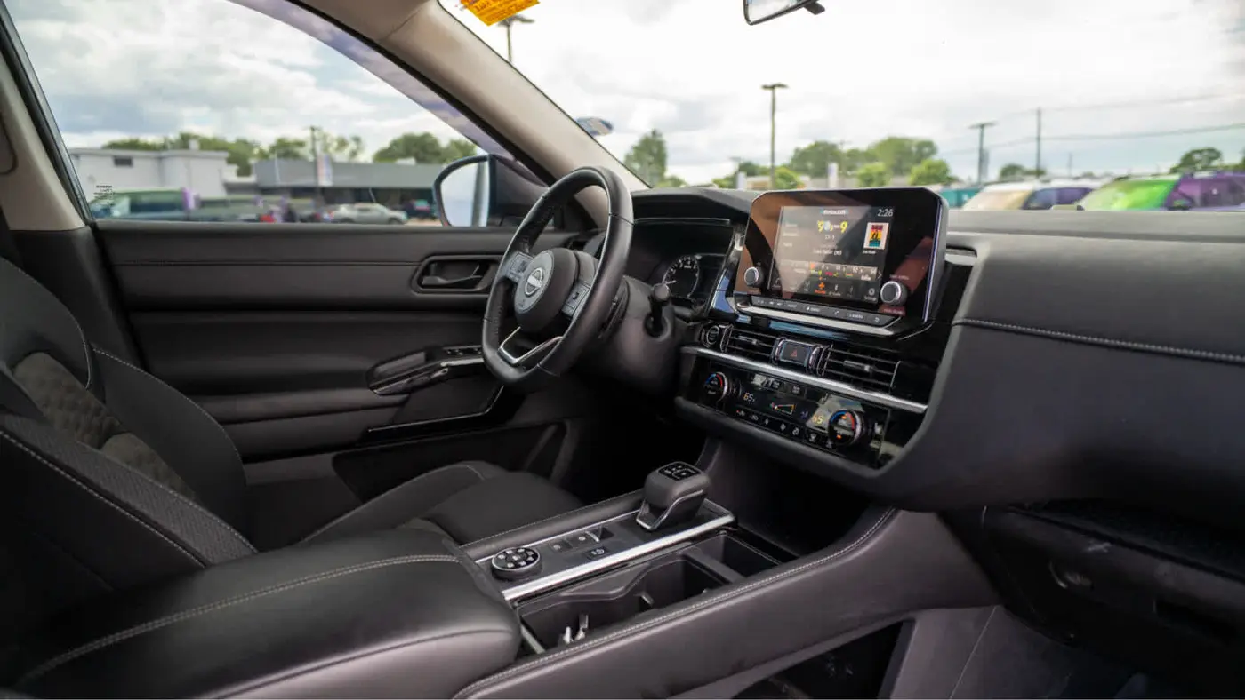 2024 Nissan Pathfinder SV