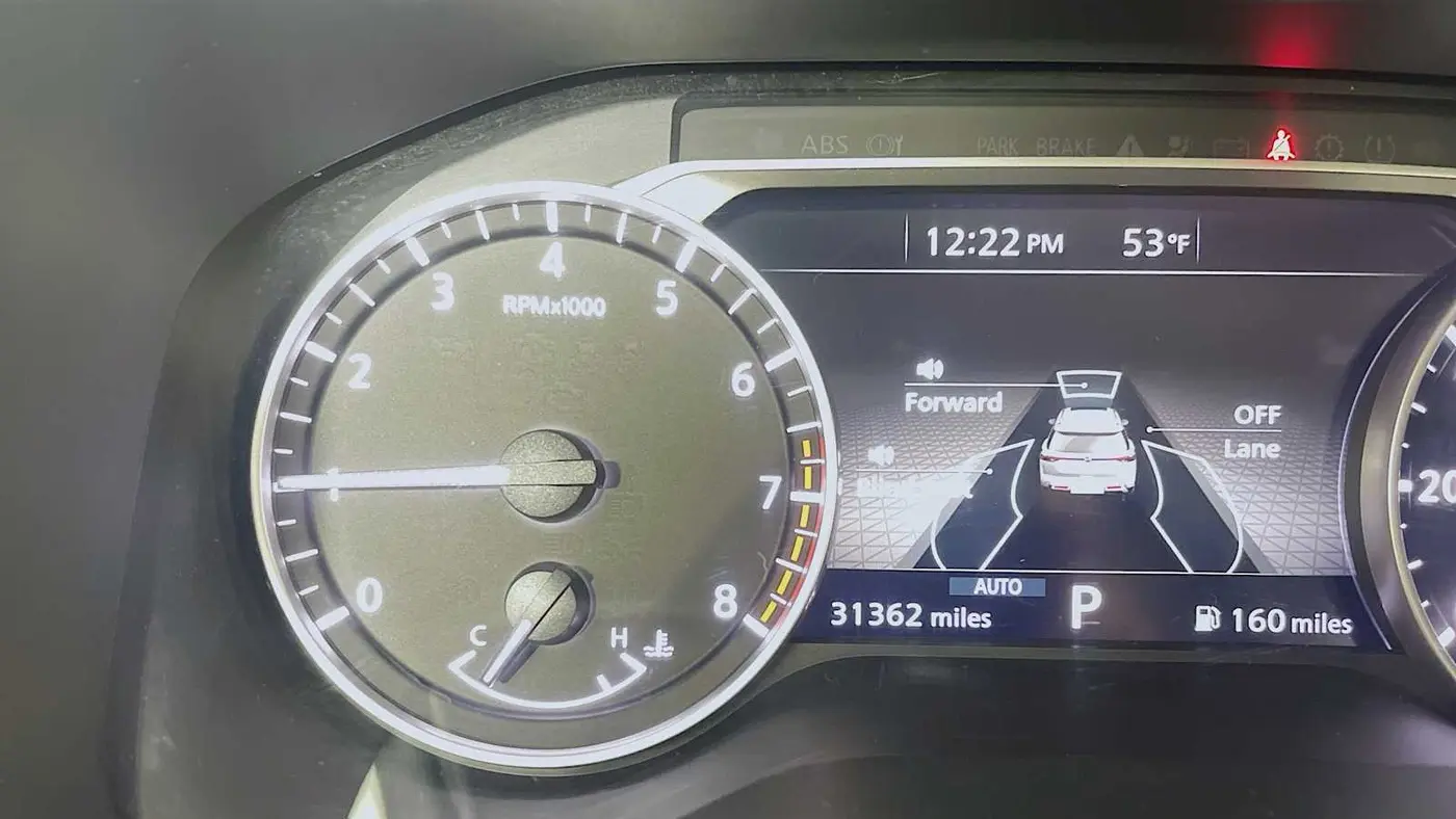 2025 Nissan Pathfinder SV