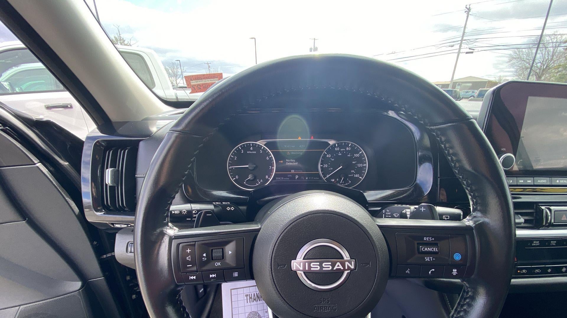 2025 Nissan Pathfinder SV