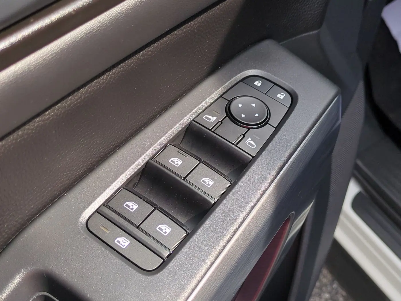 2025 Nissan Pathfinder - $38,900