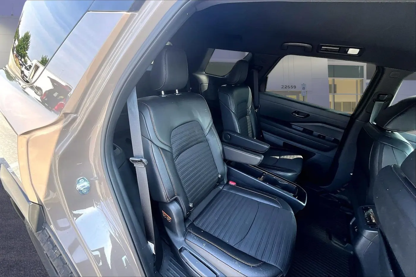 2025 Nissan Pathfinder - $35,999