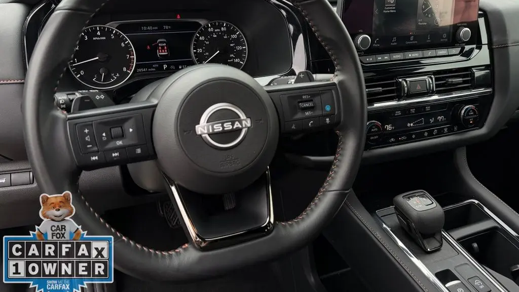 2025 Nissan Pathfinder SV