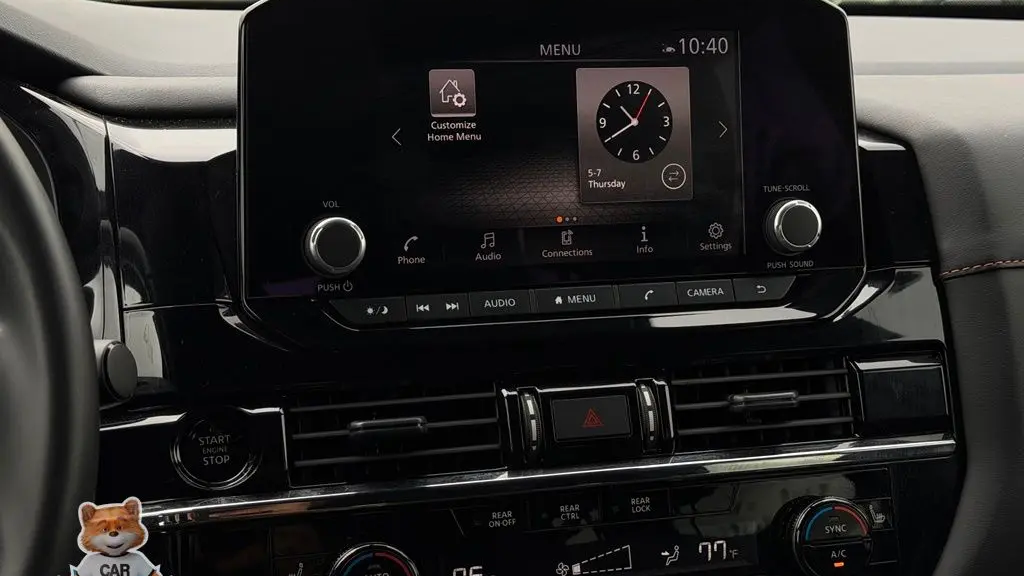 2025 Nissan Pathfinder SV