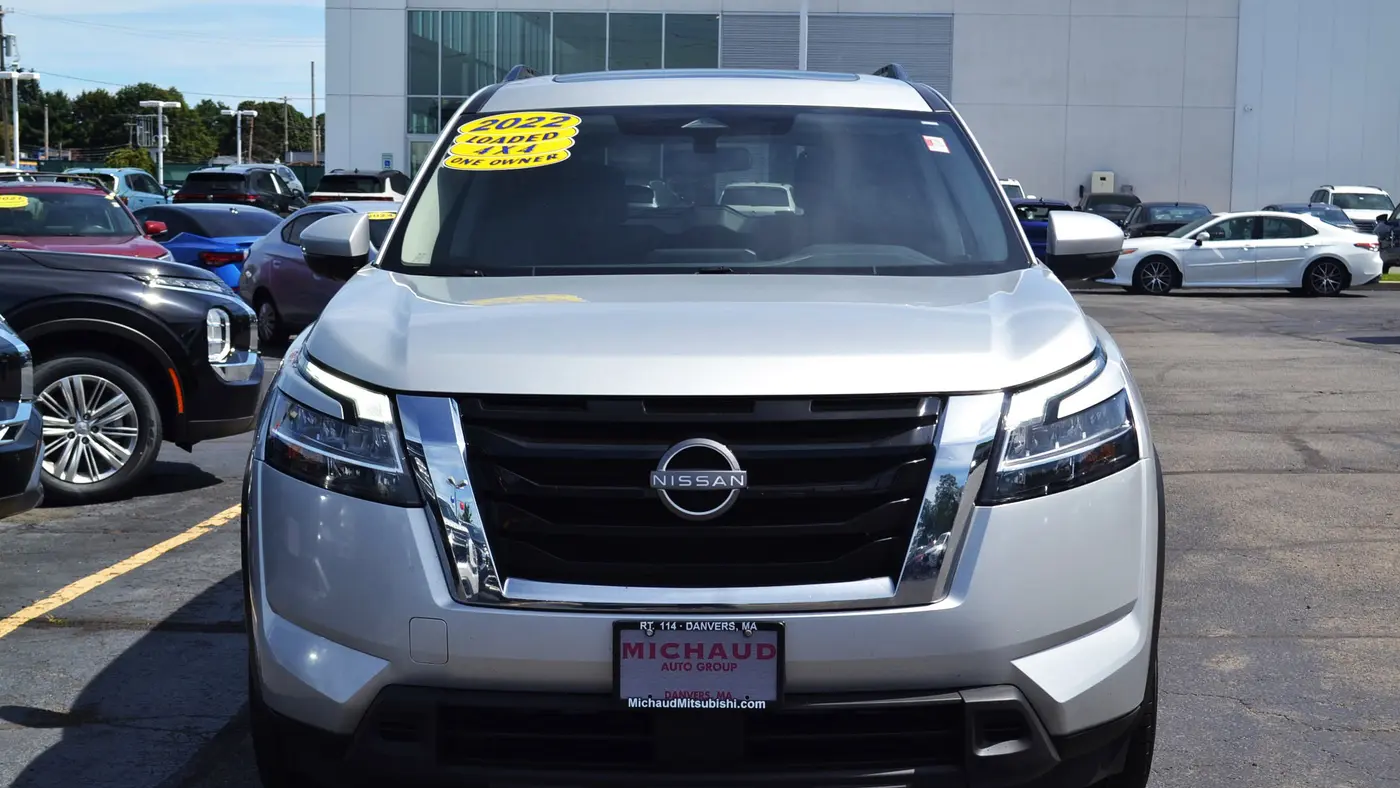 2022 Nissan Pathfinder SV