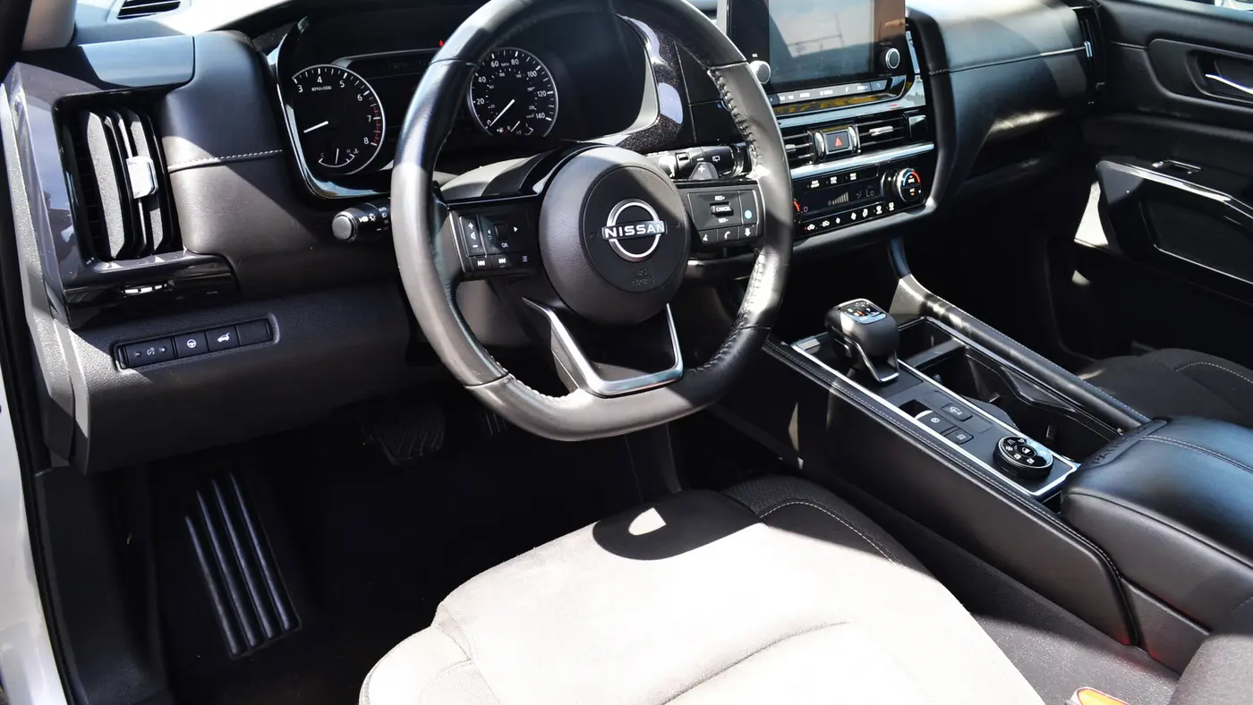 2022 Nissan Pathfinder SV