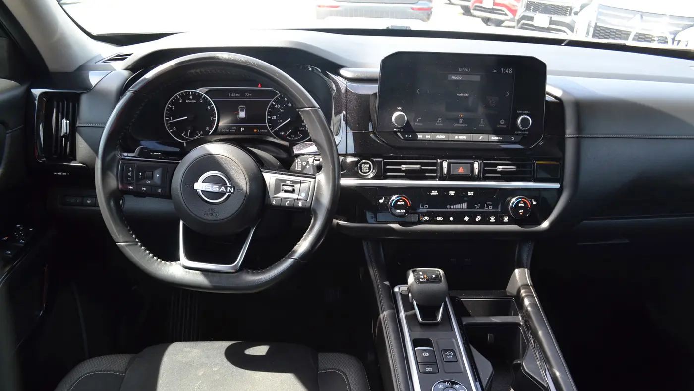 2022 Nissan Pathfinder SV