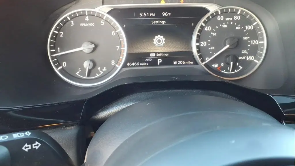 2024 Nissan Pathfinder SV