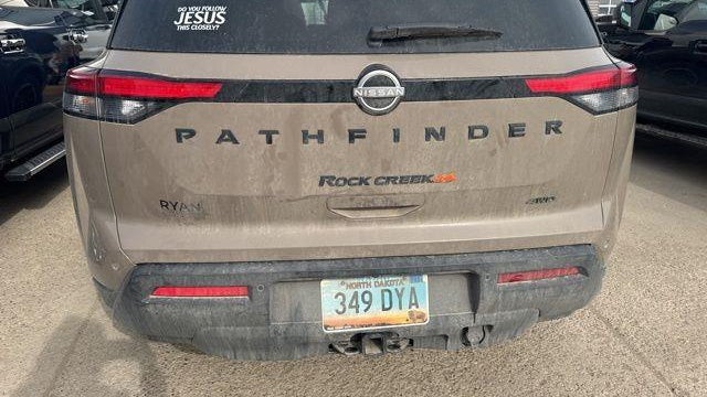 2025 Nissan Pathfinder SV
