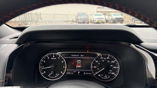 2025 Nissan Pathfinder SV