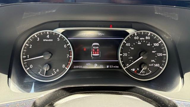 2025 Nissan Pathfinder SV