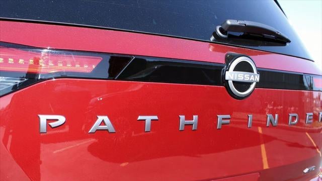 2026 Nissan Pathfinder SV