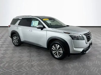 2025 Nissan Pathfinder SL 4DR SUV