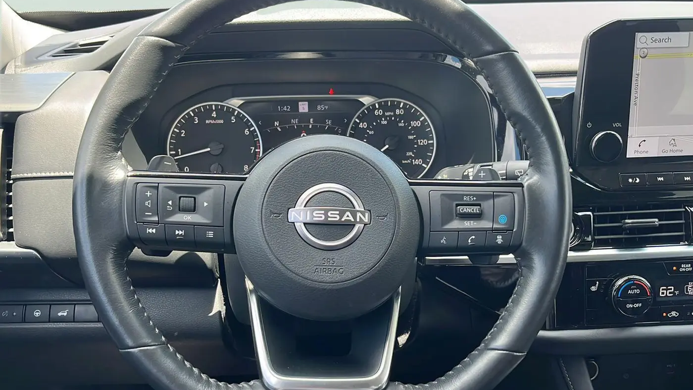 2023 Nissan Pathfinder SL