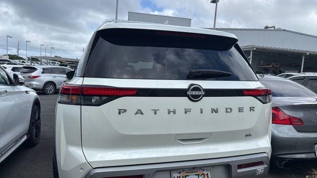2023 Nissan Pathfinder SL