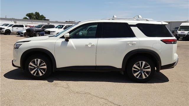 2023 Nissan Pathfinder SL