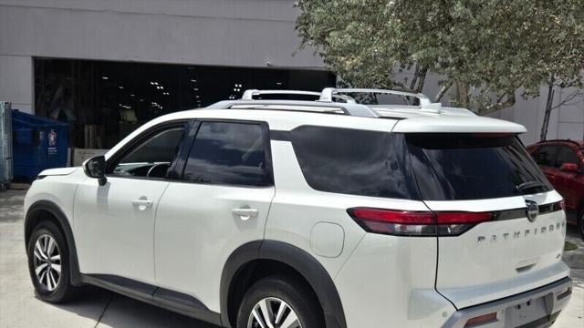 2024 Nissan Pathfinder SL