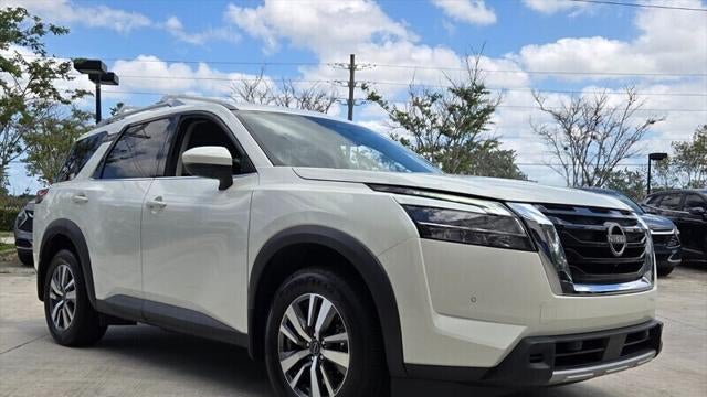 2024 Nissan Pathfinder SL