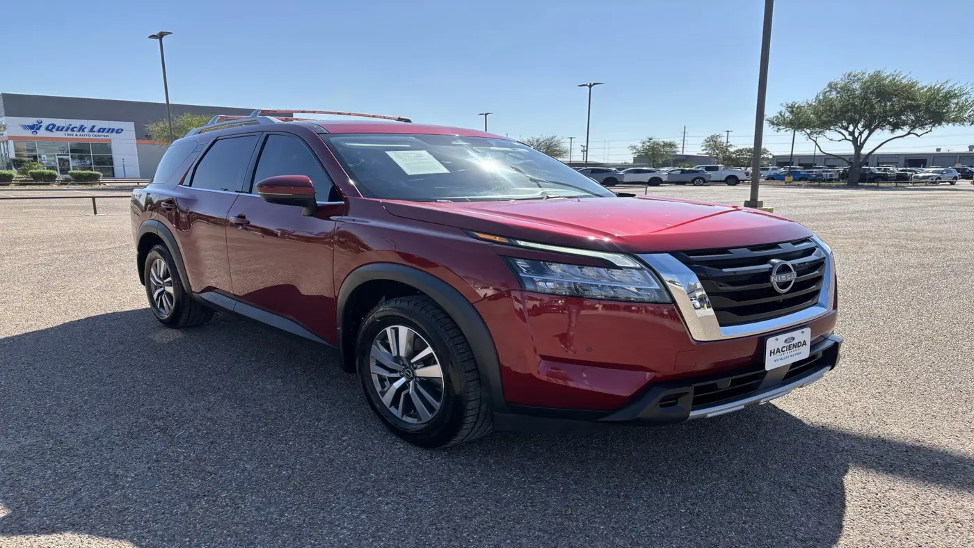 2023 Nissan Pathfinder SL