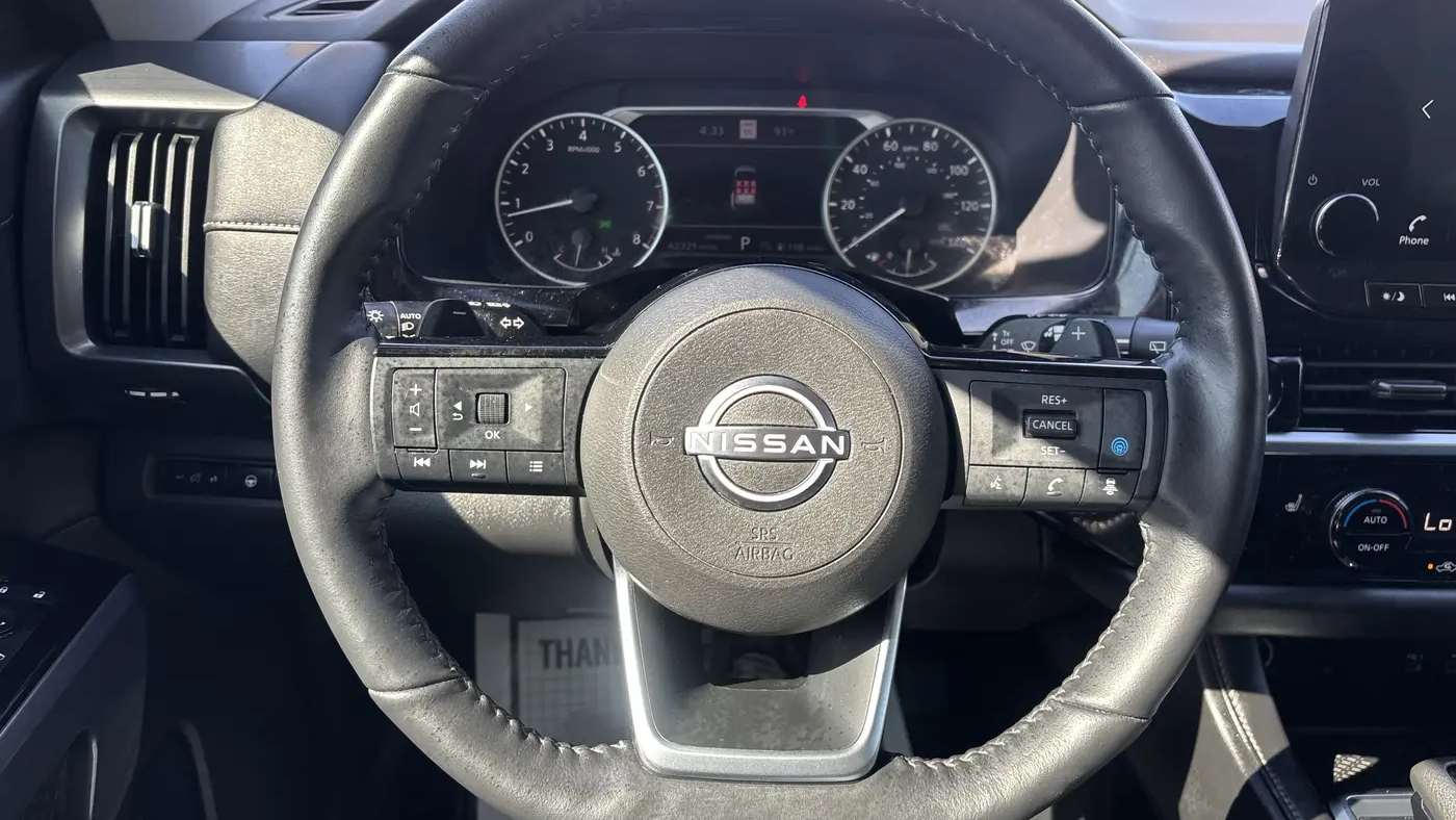 2023 Nissan Pathfinder SL
