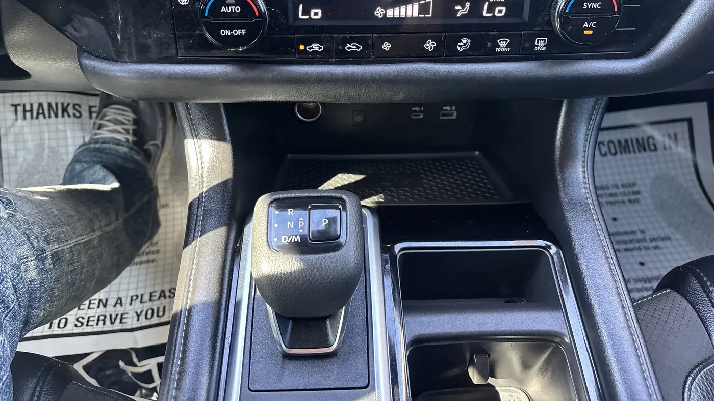 2023 Nissan Pathfinder SL