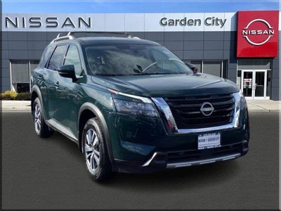 2025 Nissan Pathfinder SL 4DR SUV