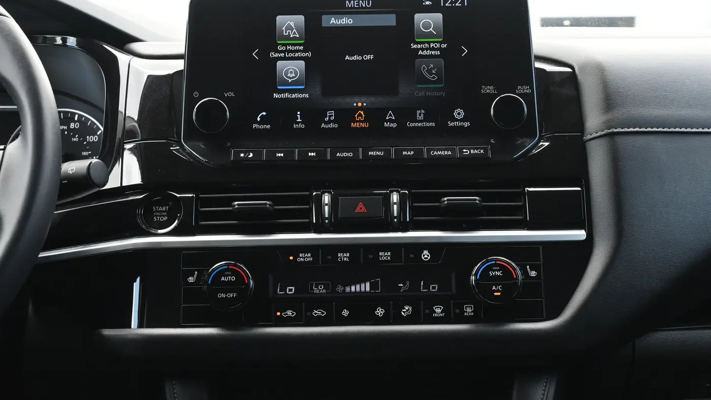 2025 Nissan Pathfinder SL
