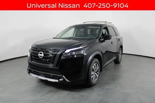 2025 Nissan Pathfinder with Super Black Exterior