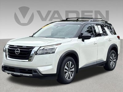 2023 Nissan Pathfinder SL 4DR SUV