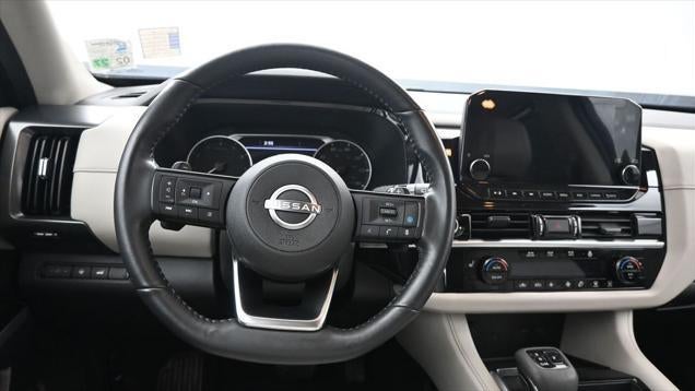 2024 Nissan Pathfinder SL