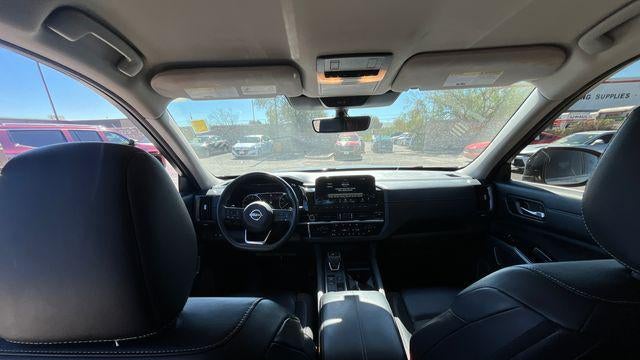 2023 Nissan Pathfinder SL