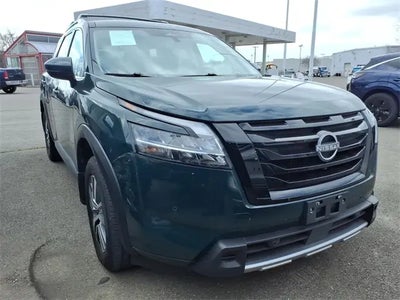2024 Nissan Pathfinder SL 4DR SUV