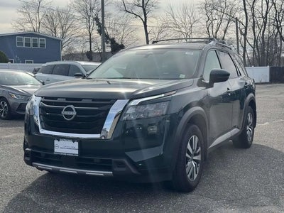 Photo of a 2025 Nissan Pathfinder SL 4DR SUV for sale