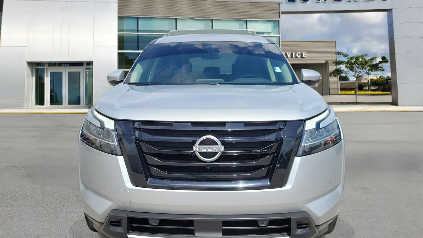 2024 Nissan Pathfinder SL