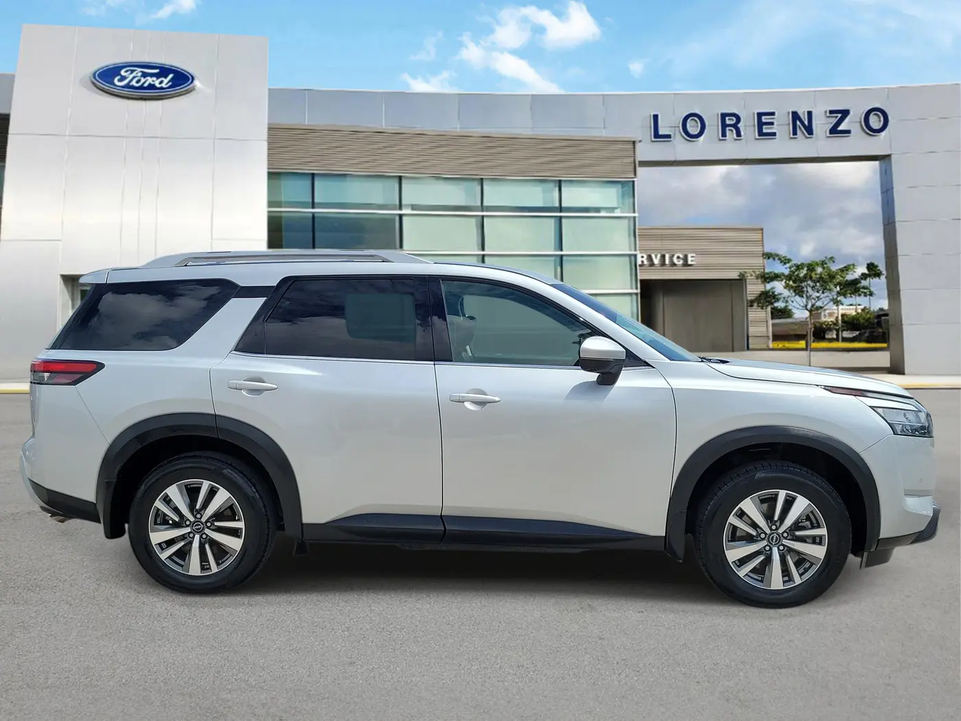 2024 Nissan Pathfinder - $24,990