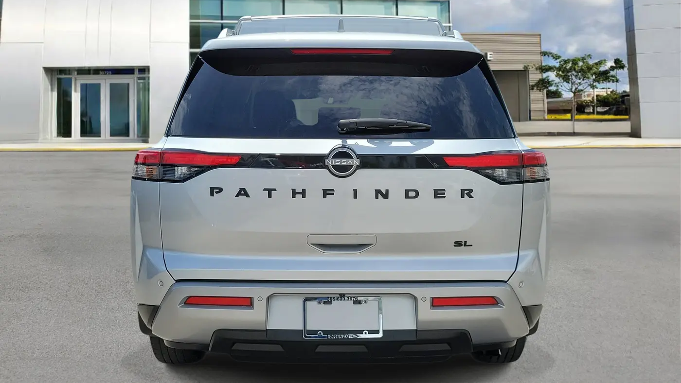 2024 Nissan Pathfinder SL