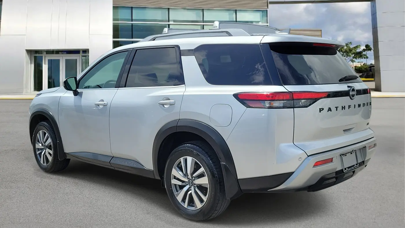 2024 Nissan Pathfinder SL