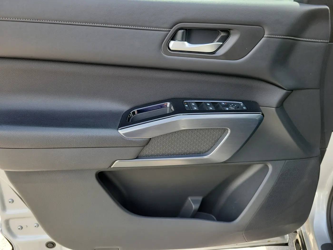 2024 Nissan Pathfinder - $24,990