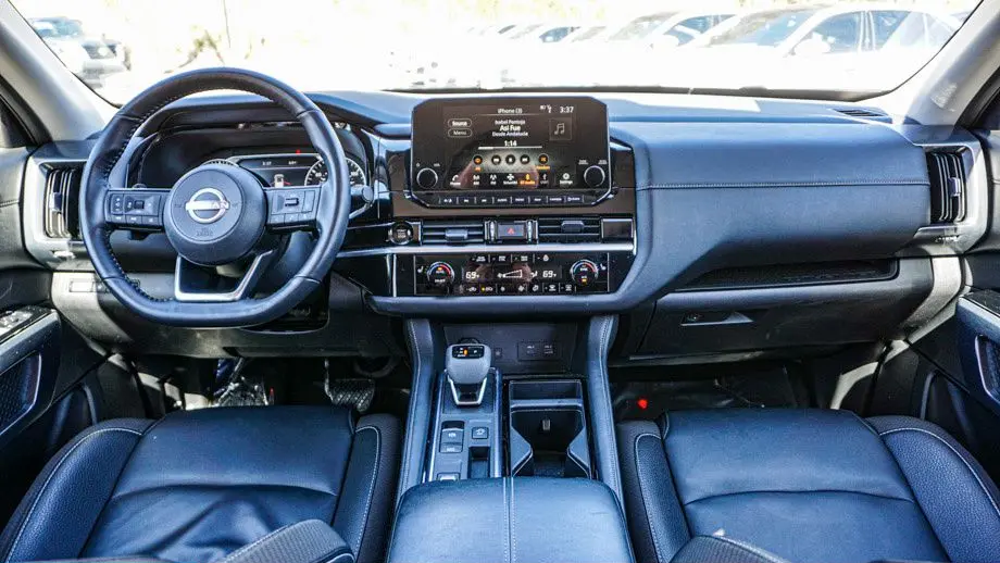 2025 Nissan Pathfinder SL