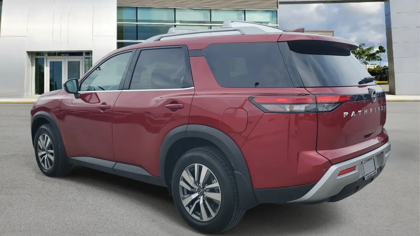 2024 Nissan Pathfinder SL