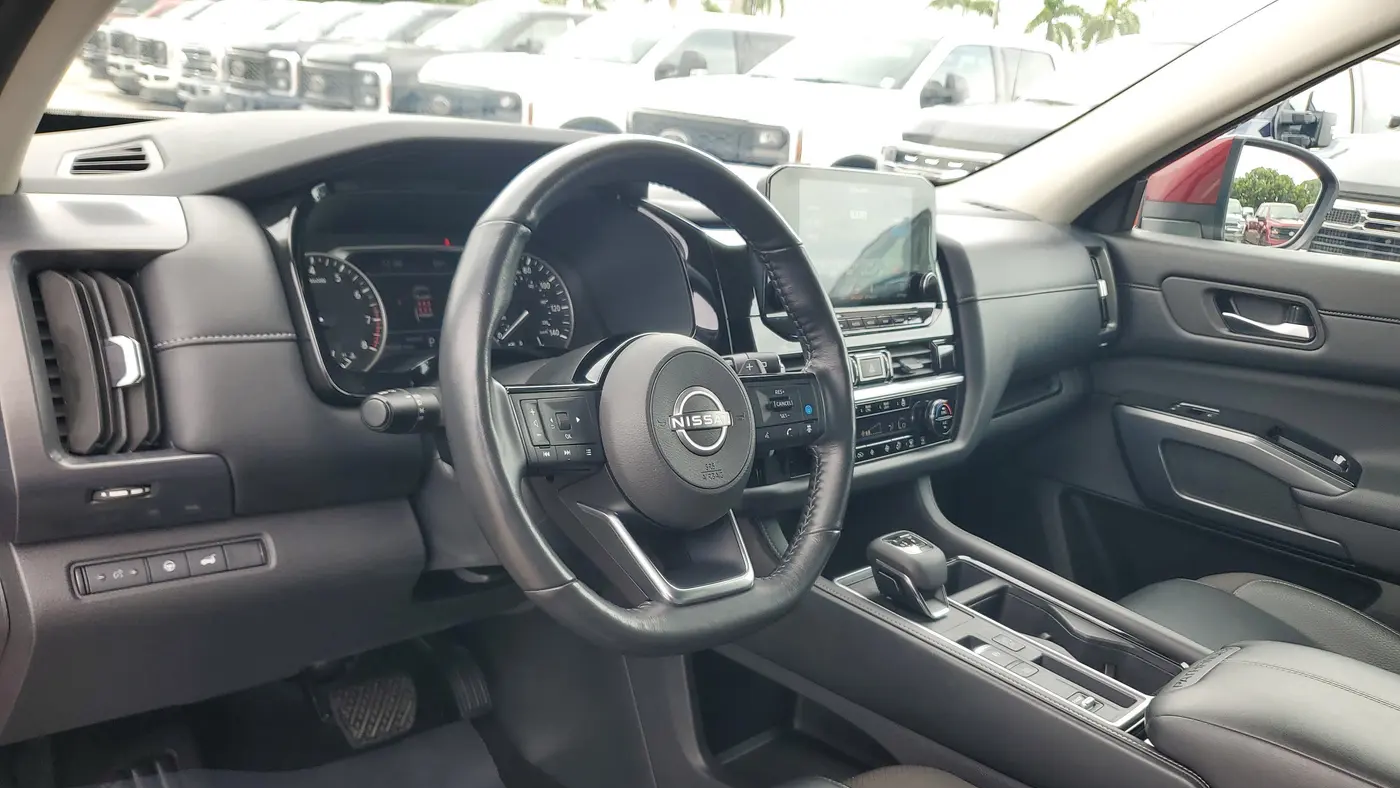 2024 Nissan Pathfinder SL
