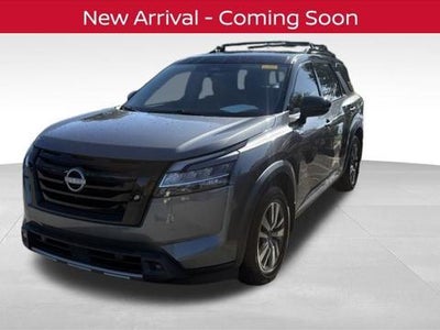 2023 Nissan Pathfinder SL 4DR SUV