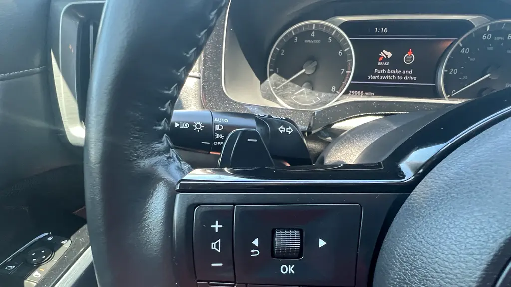 2025 Nissan Pathfinder SL