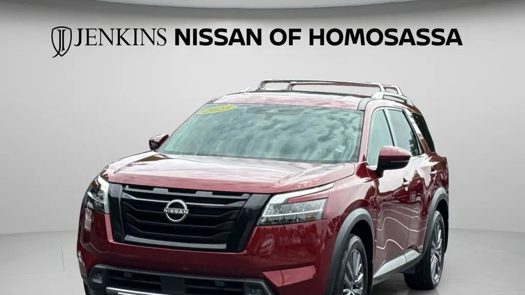 2023 Nissan Pathfinder SL