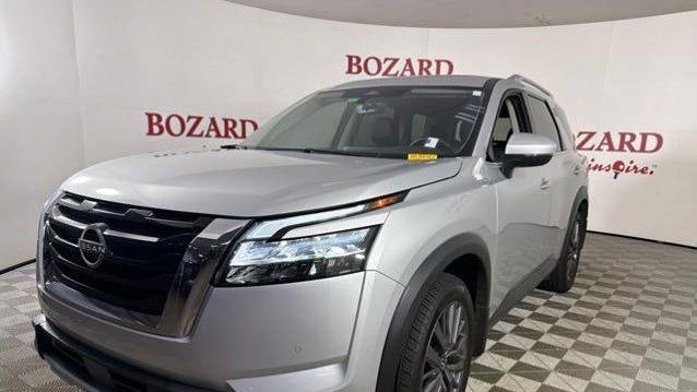 2024 Nissan Pathfinder SL