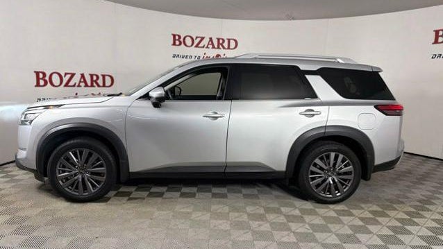2024 Nissan Pathfinder SL