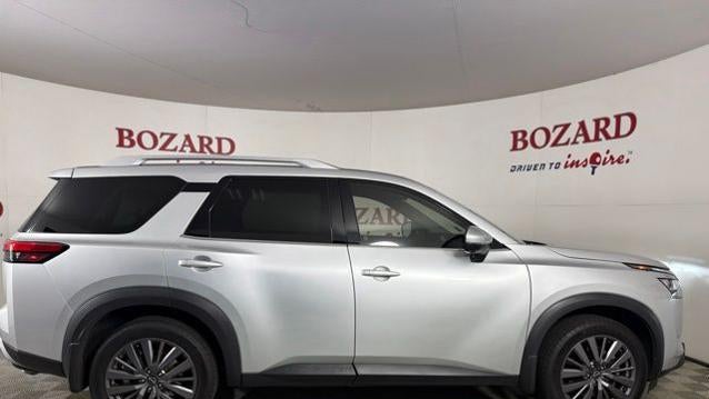 2024 Nissan Pathfinder SL