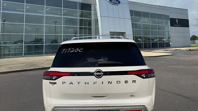 2022 Nissan Pathfinder SL