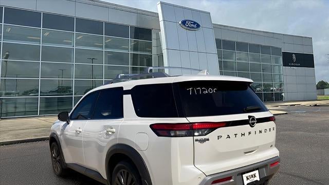 2022 Nissan Pathfinder SL
