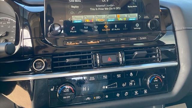 2022 Nissan Pathfinder SL
