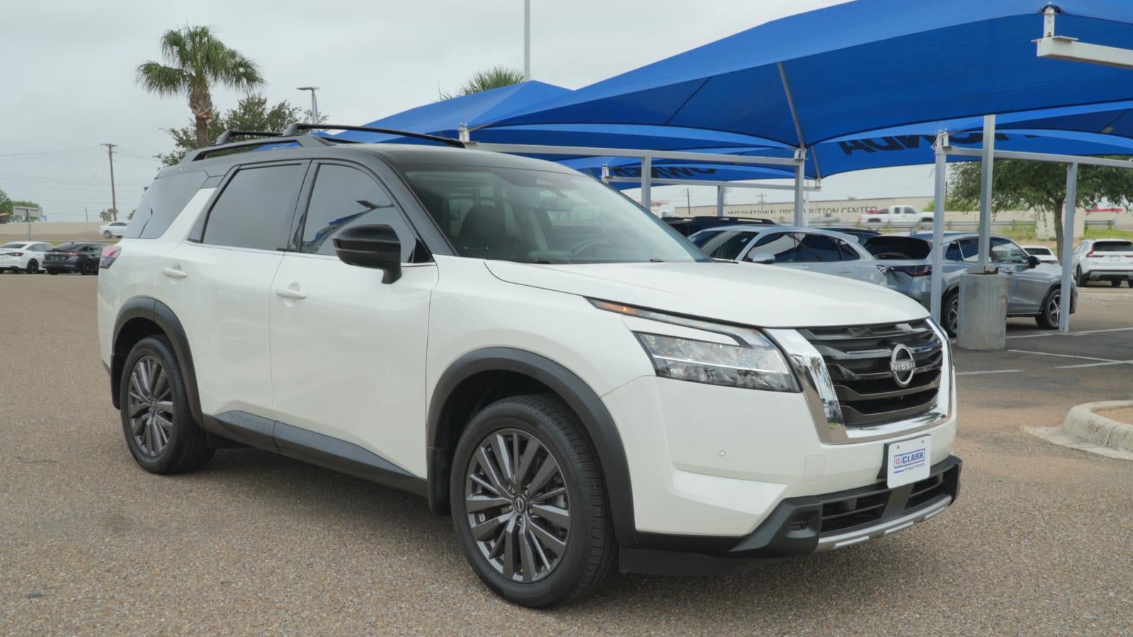 2023 Nissan Pathfinder SL